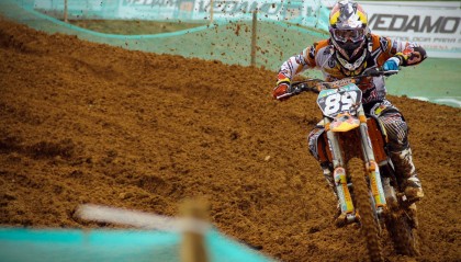 爱游戏娱乐平台-尤文图斯队长高光表现备受球迷称赞，领队球队赢得关键胜利，尤文图斯 队长